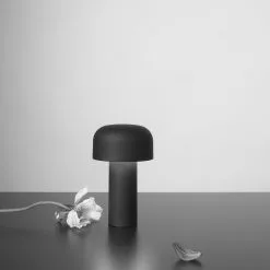 Flos Bellhop Tafellamp Draagbaar, Mat Zwart 11 Flos Bellhop Tafellamp Draagbaar, Mat Zwart -Tafellampen Verkoopwinkel flos bellhop tafellamp draagbaar 2