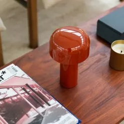 Flos Bellhop Tafellamp Draagbaar, Streenrood -Tafellampen Verkoopwinkel flos bellhop tafellamp draagbaar 7