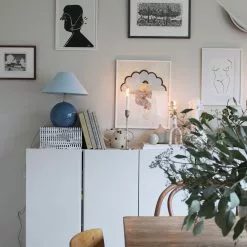 Globen Lighting Iris 35 Tafellamp, Dove Blue 9 Globen Lighting Iris 35 Tafellamp, Dove Blue -Tafellampen Verkoopwinkel globen lighting iris 35 tafellamp 10