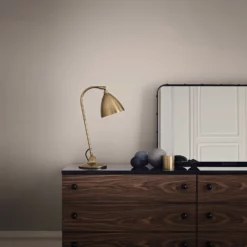 Gubi Bestlite BL2 Table Lamp, Brass/Black 10 Gubi Bestlite BL2 Table Lamp, Brass/Black -Tafellampen Verkoopwinkel gubi bestlite bl2 table lamp 14 2