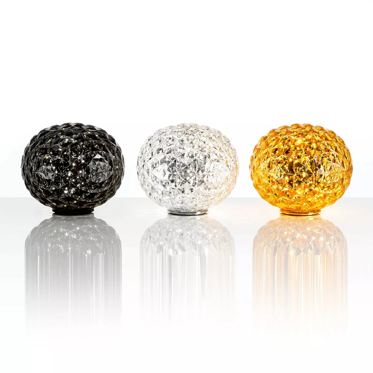 Kartell Planet Table Lamp LED Ø33cm, Crystal 4 Kartell Planet Table Lamp LED Ø33cm, Crystal - Afbeelding 2