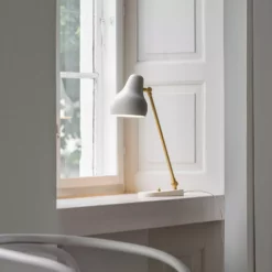Louis Poulsen VL38 Table Lamp, Black/Brass 13 Louis Poulsen VL38 Table Lamp, Black/Brass -Tafellampen Verkoopwinkel louis poulsen vl38 table lamp 12