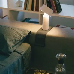 Marset Bicoca Tafellamp Draagbaar, Gebroken Wit 9 Marset Bicoca Tafellamp Draagbaar, Gebroken Wit -Tafellampen Verkoopwinkel marset bicoca tafellamp draagbaar 1