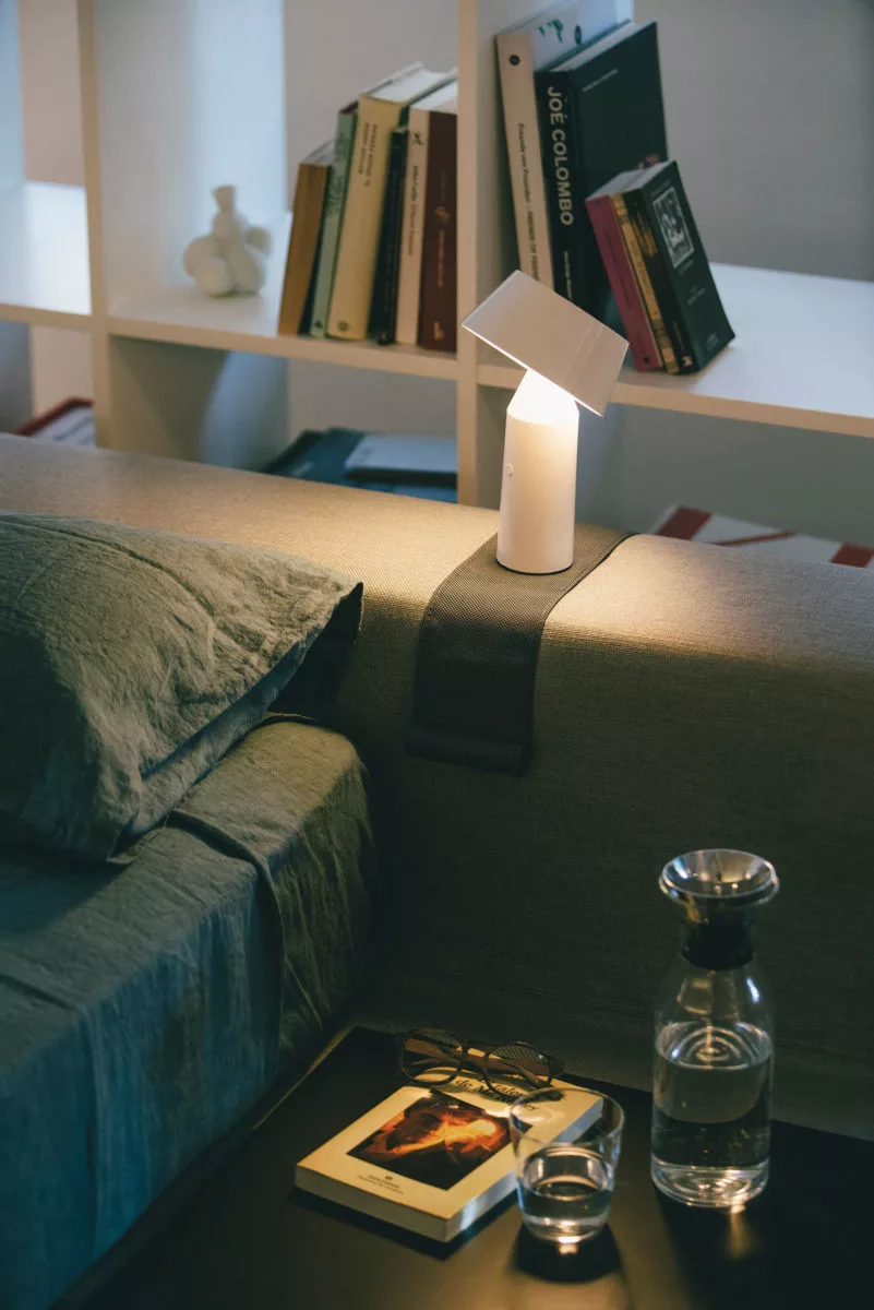 Marset Bicoca Tafellamp Draagbaar, Gebroken Wit 5 Marset Bicoca Tafellamp Draagbaar, Gebroken Wit - Afbeelding 3