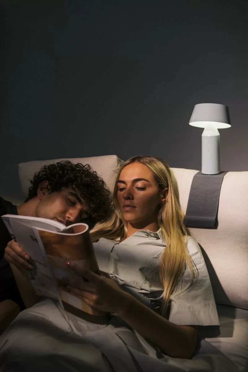 Marset Bicoca Tafellamp Draagbaar, Gebroken Wit 6 Marset Bicoca Tafellamp Draagbaar, Gebroken Wit - Afbeelding 4