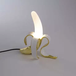 Seletti Banana Lamp Louie, White/Gold -Tafellampen Verkoopwinkel seletti banana lamp louie white gold 5