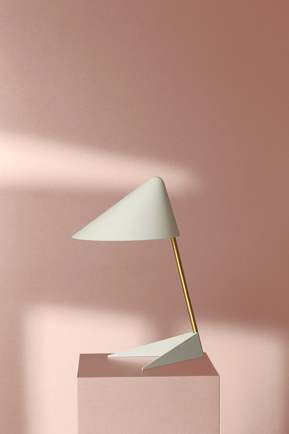 Warm Nordic Ambience Table Lamp, Black Noir/Brass 7 Warm Nordic Ambience Table Lamp, Black Noir/Brass - Afbeelding 5